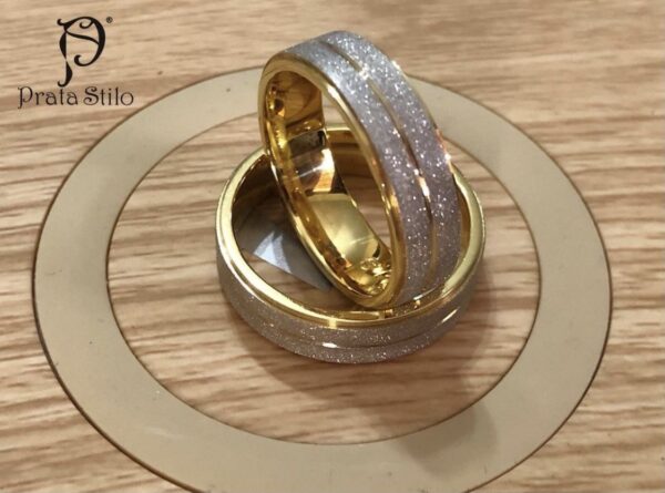 Aliança prata diamantada com banho de ouro (unidade) - Imagem 4