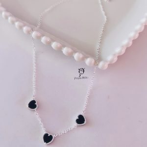 Colar três corações ônix