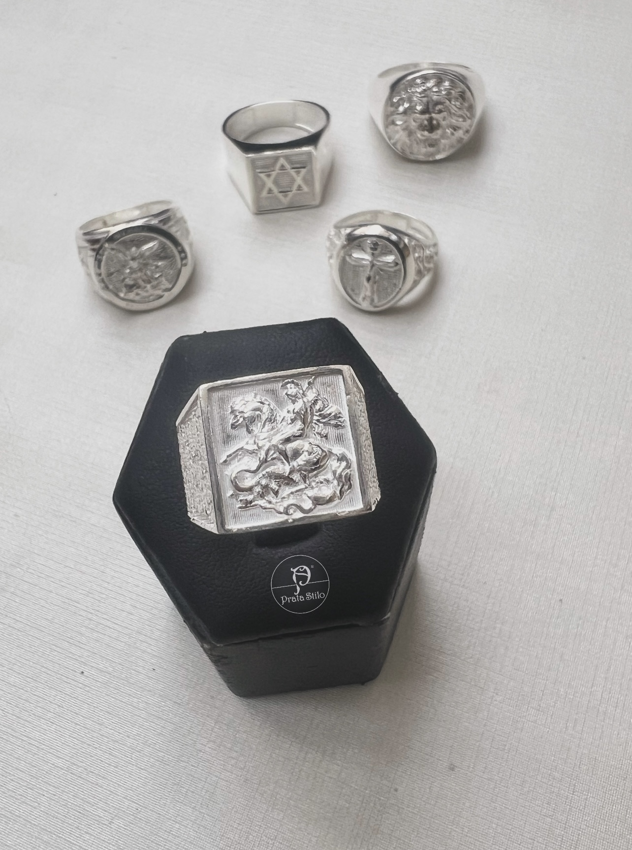 2E233D4E-5E19-4F5B-9C31-CE15863A24C9