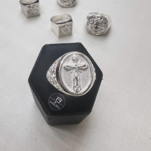 Anel Jesus Cristo na cruz sagrada